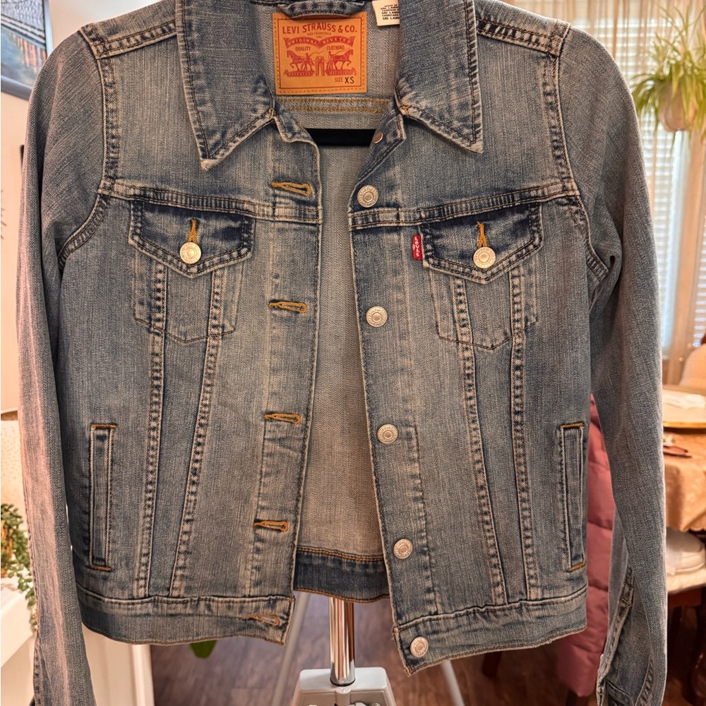 Levi's Women's Blue Denim Jacket